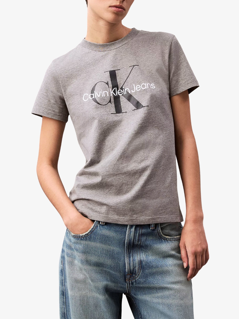 #Color_Gris