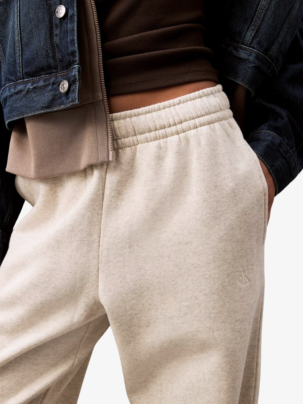 #Color_Beige