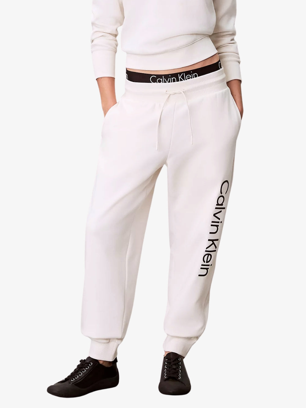#Color_Blanco