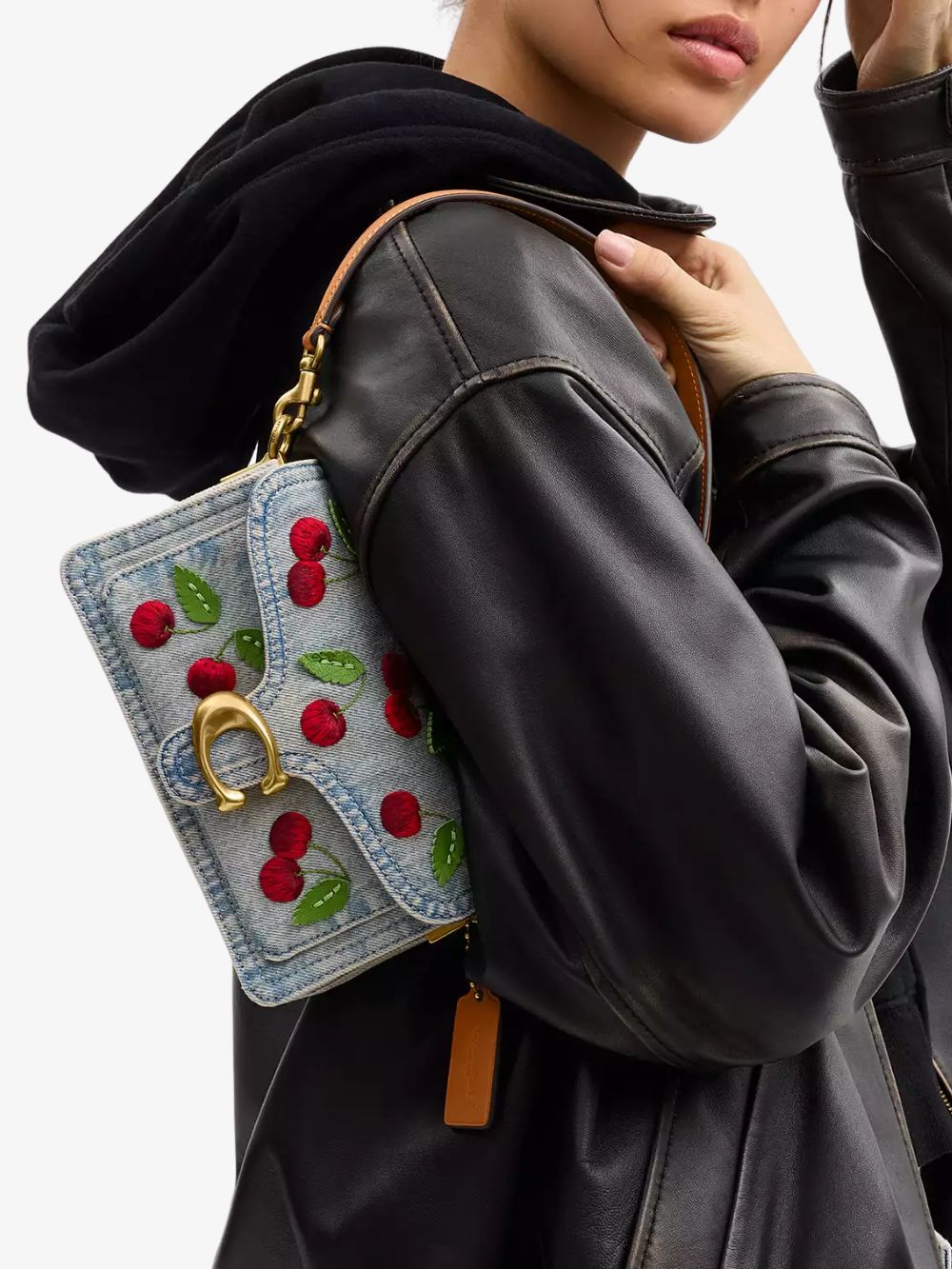 Bolso de hombro Tabby 20 con bordado de cerezas