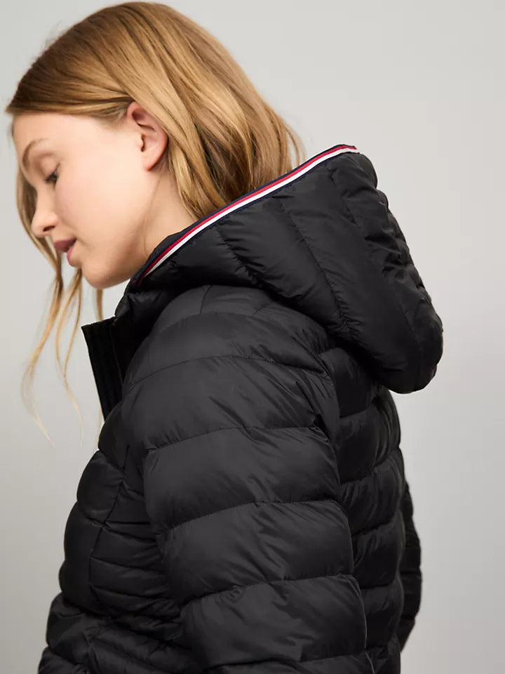 Tommy Hilfiger Chamarra puffer con gorro