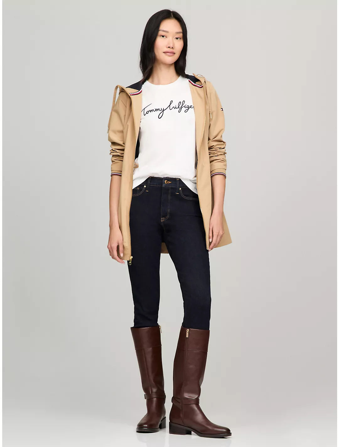 Tommy Hilfiger Playera con logo bordado manuscrita