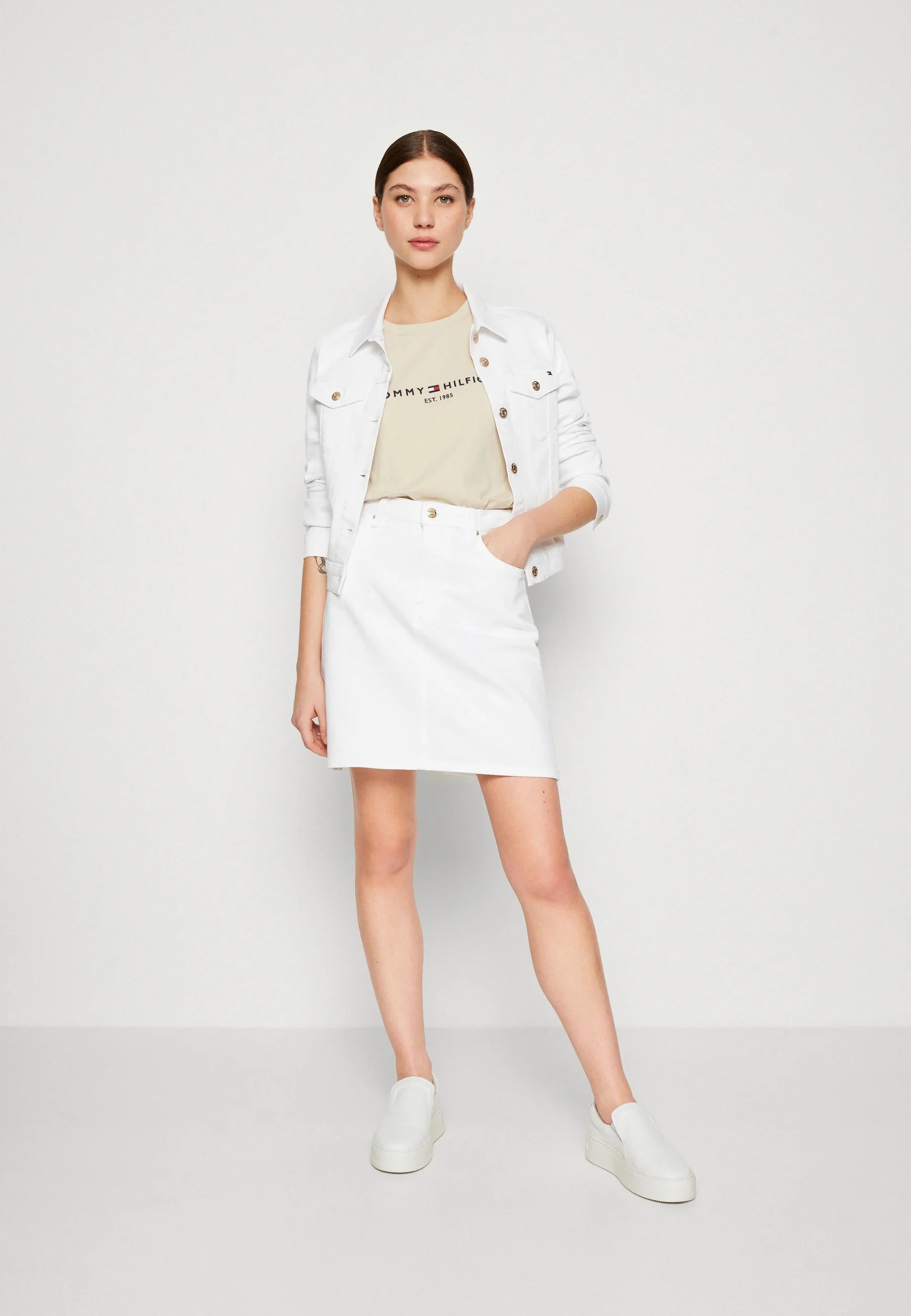 Tommy Hilfiger Playera Embroidered Logo