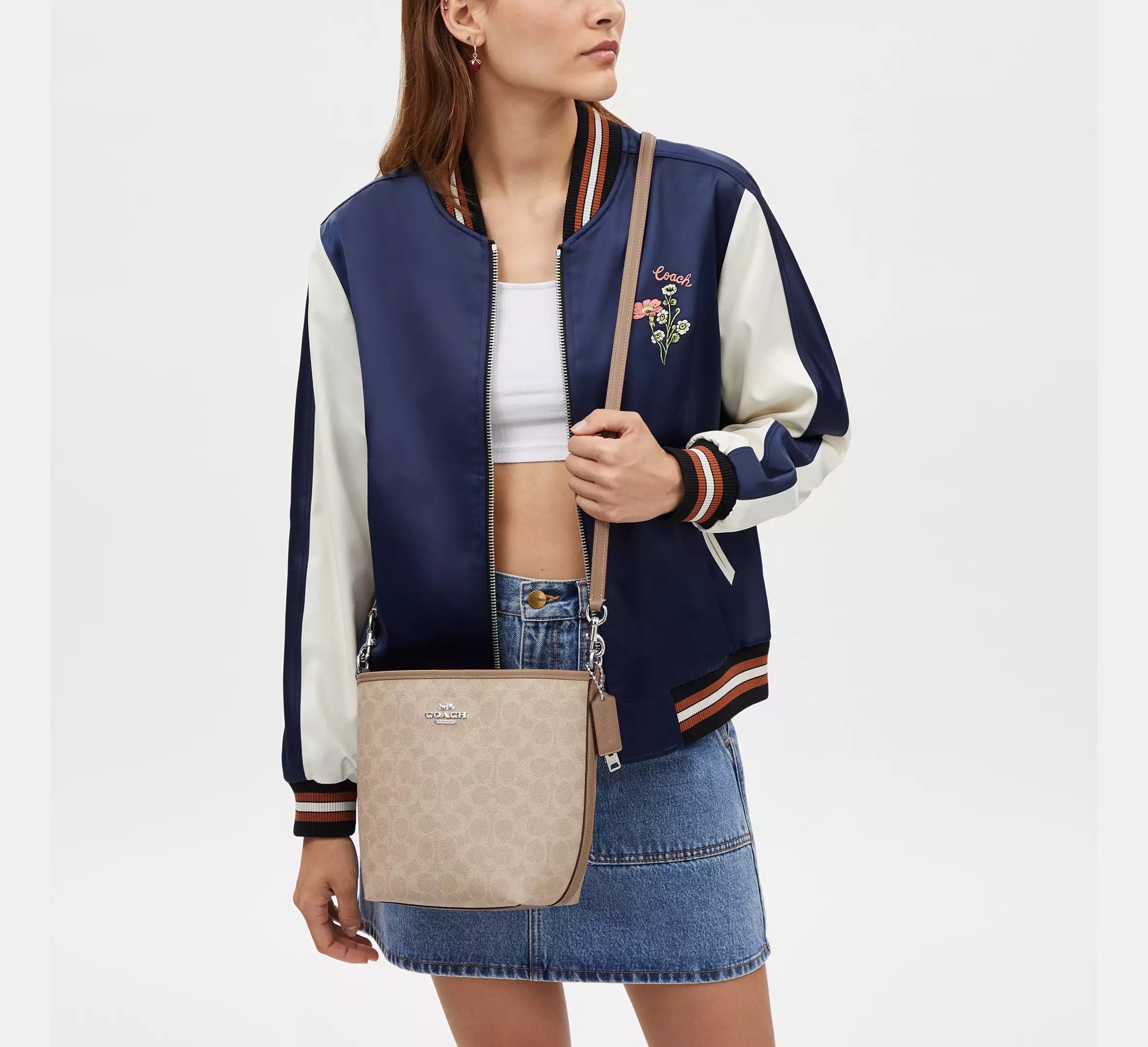 Coach Bucket con monograma