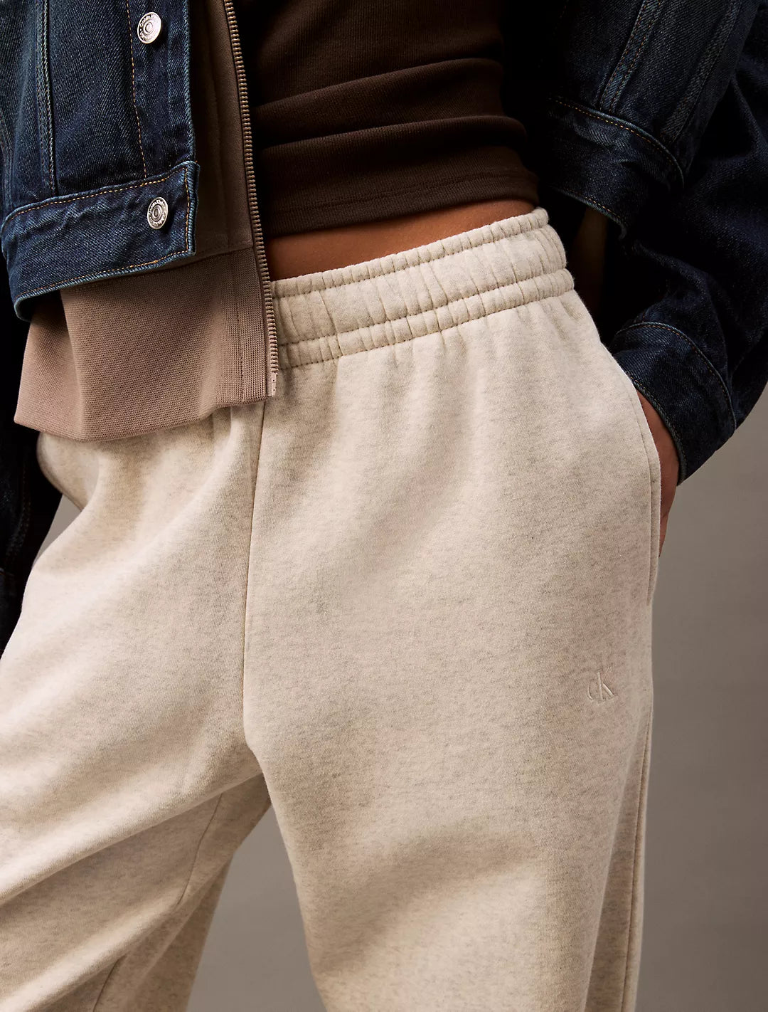 #Color_beige