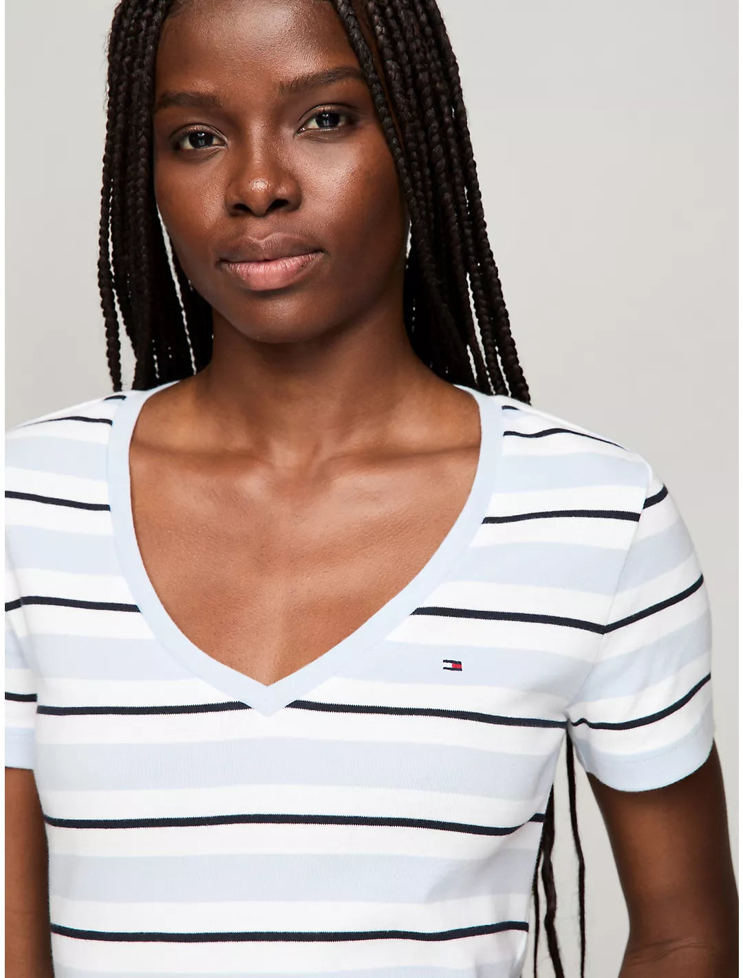 Tommy Hilfiger Playera a rayas con escote en V