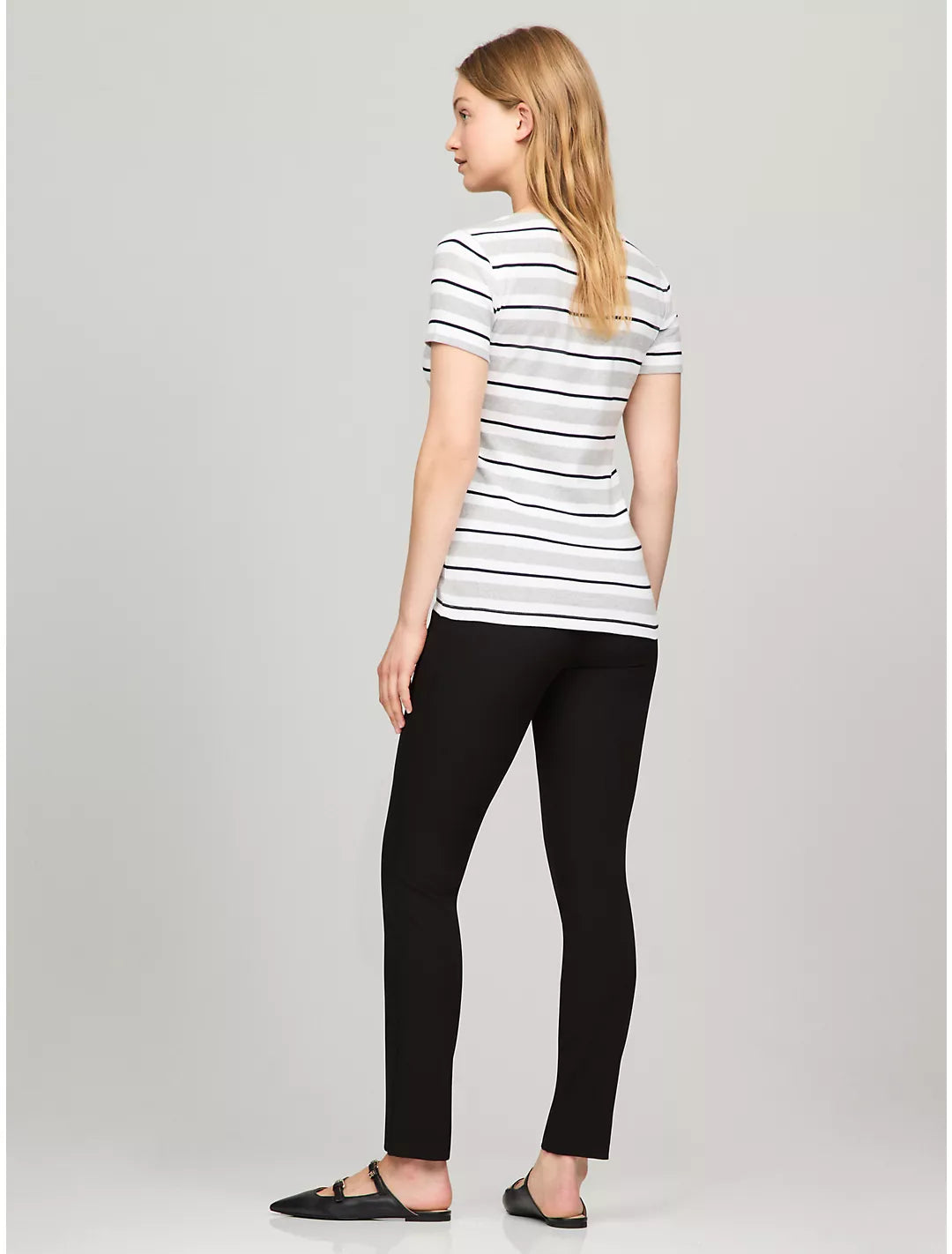 Tommy Hilfiger Playera a rayas con escote en V