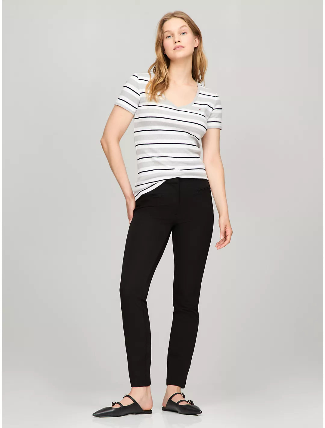 Tommy Hilfiger Playera a rayas con escote en V