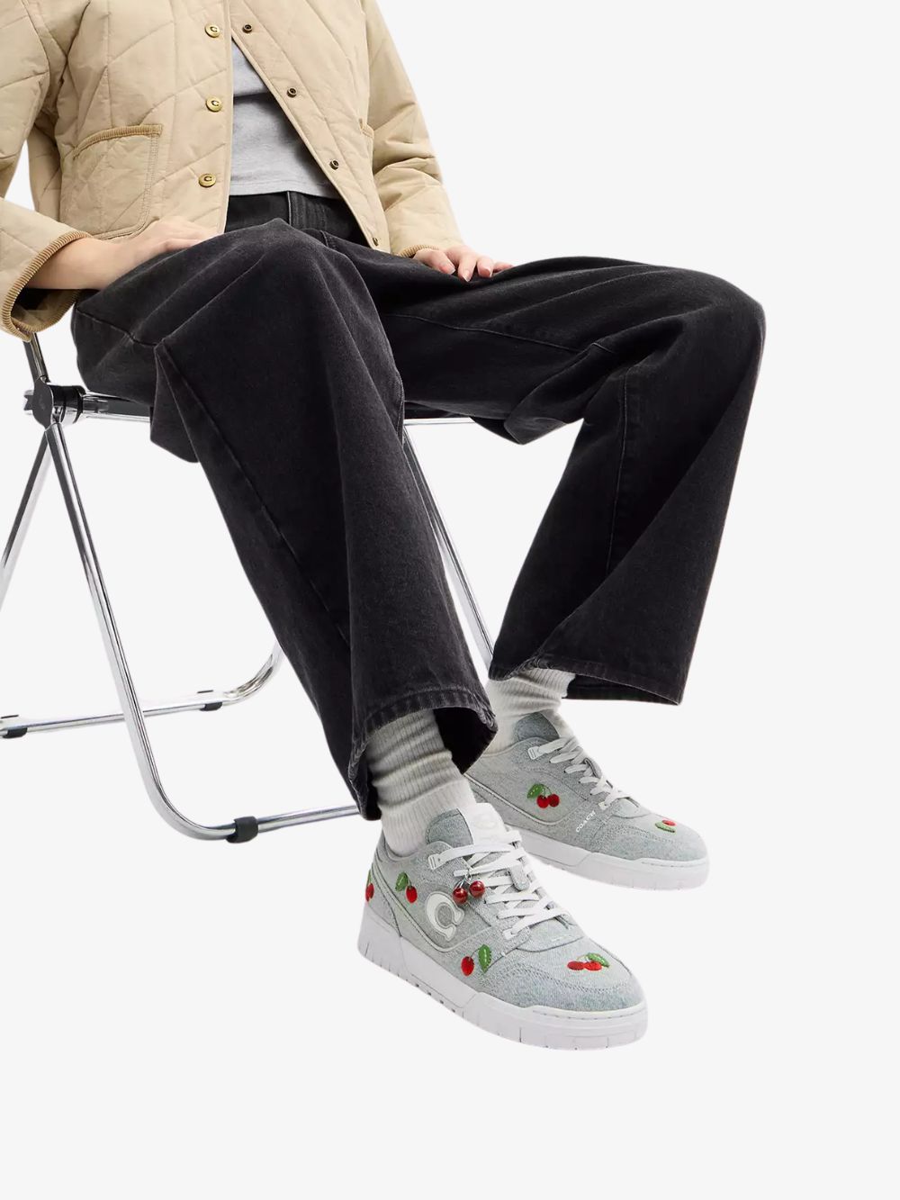 Tenis Soho con bordado de cerezas