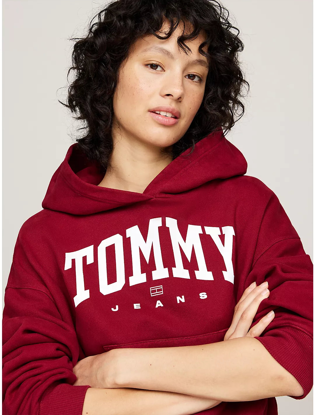 Tommy Jeans Hoodie TJ Varsity logotipo estampado