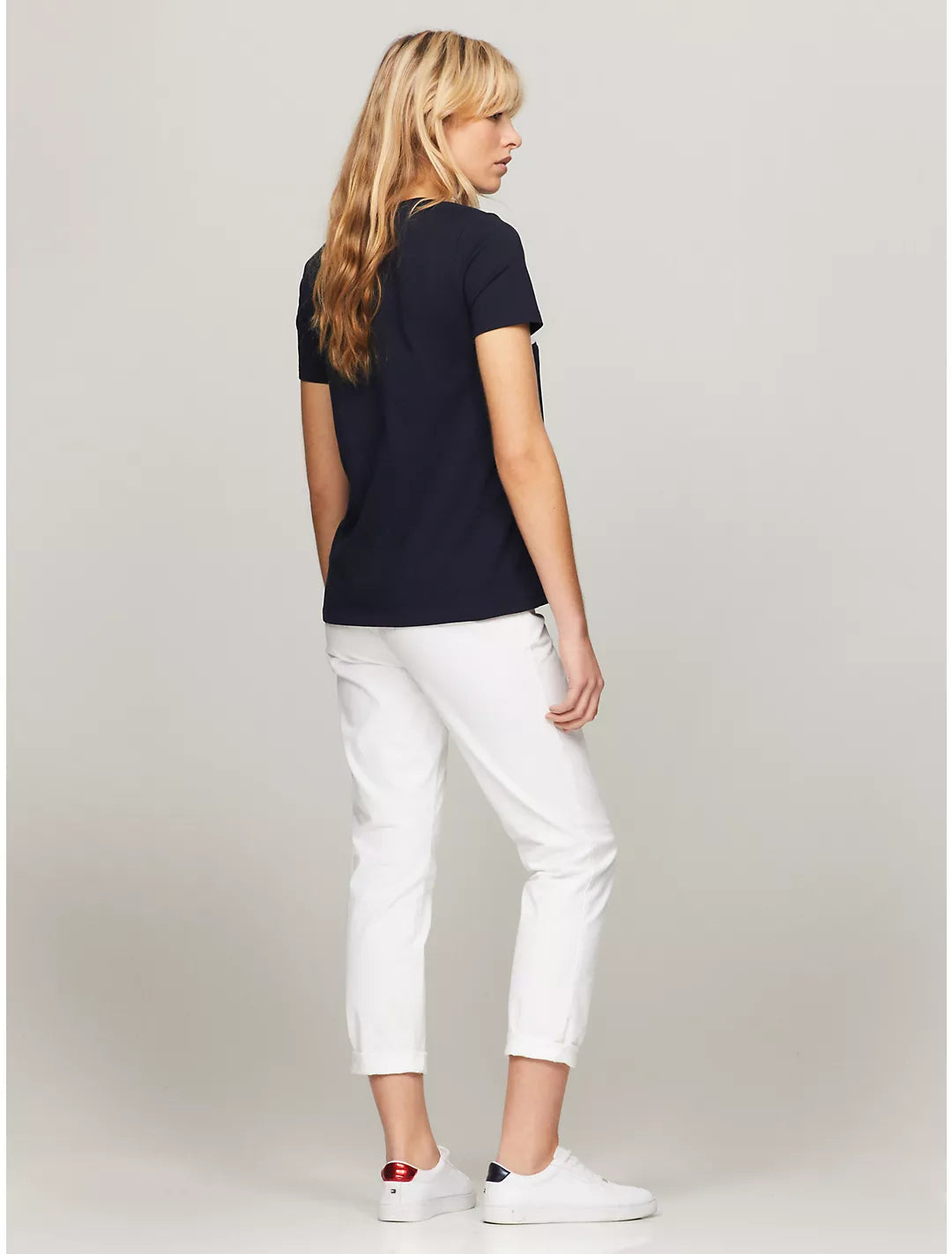 Tommy Hilfiger Playera con logo de rayas bordadas