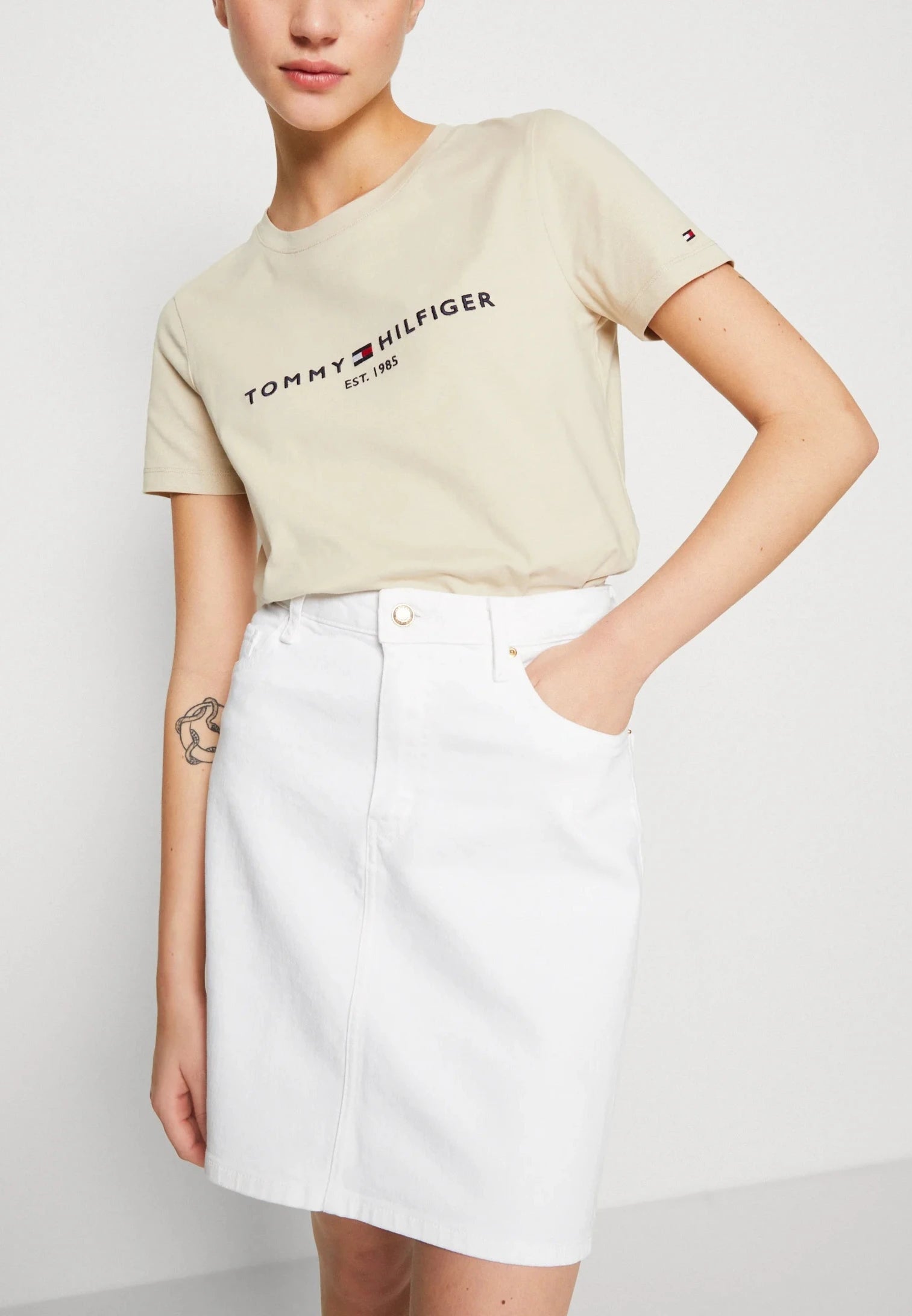 Tommy Hilfiger Playera Embroidered Logo