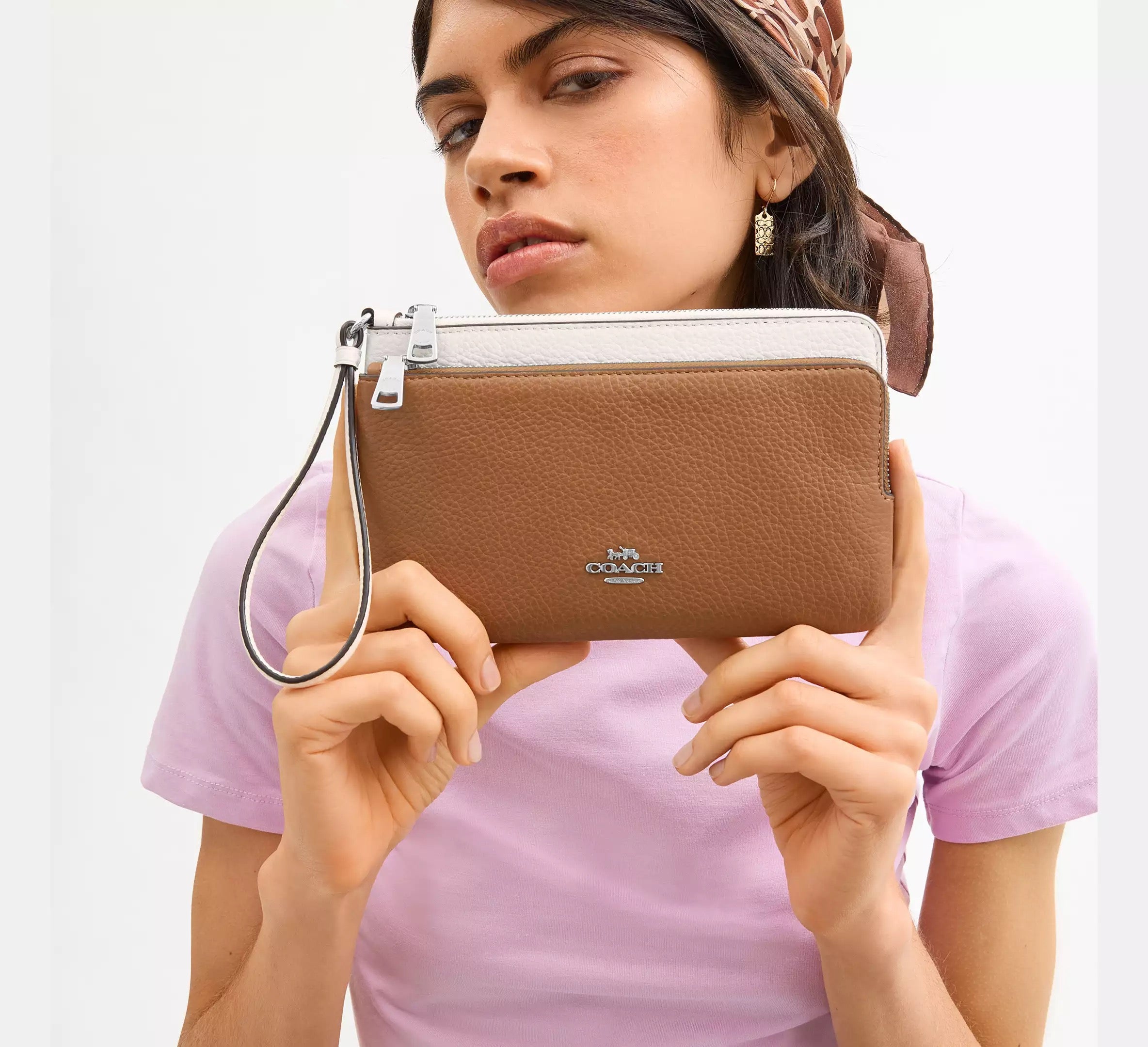 Coach Wristlet doble cierre grande