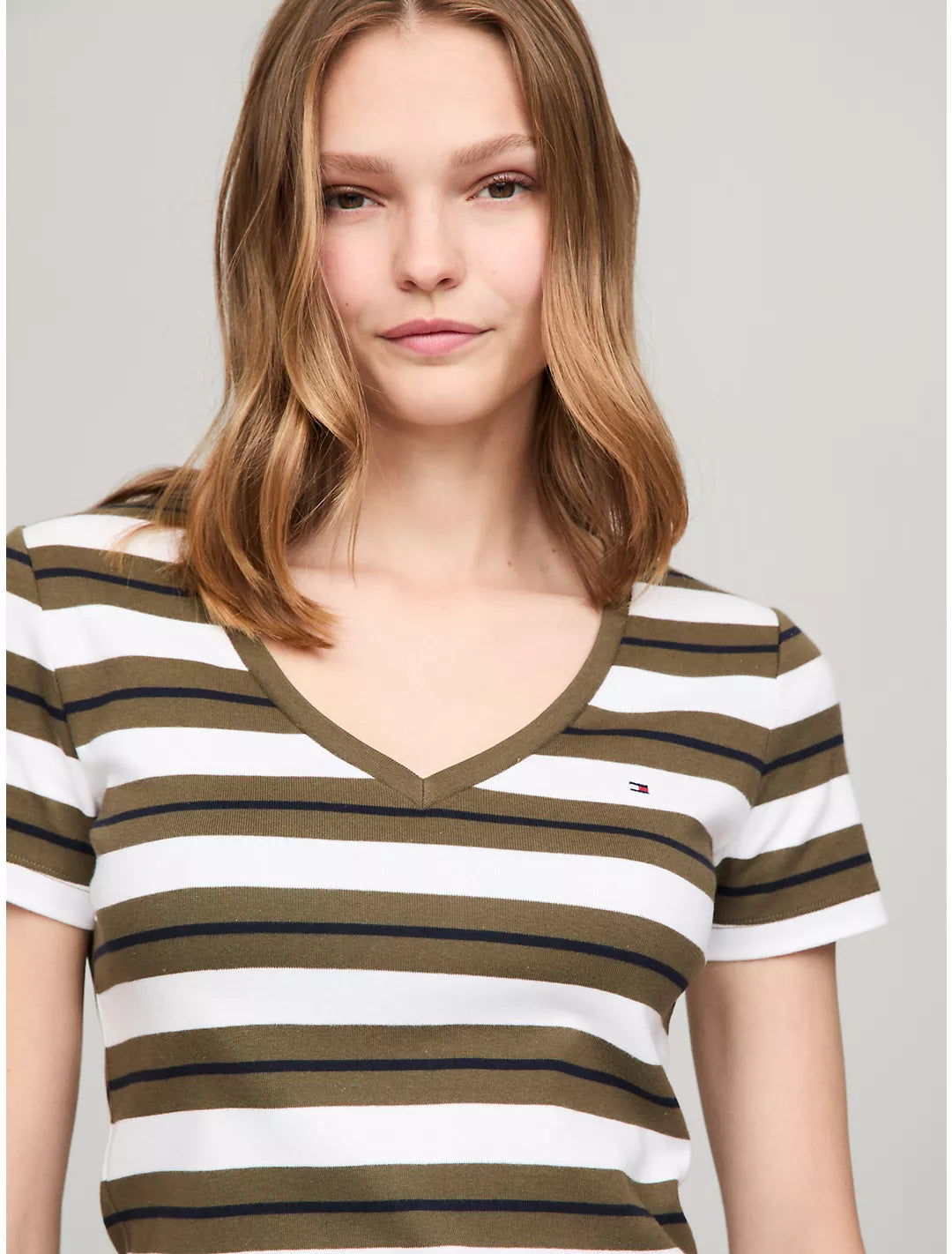 Tommy Hilfiger Playera a rayas con escote en V