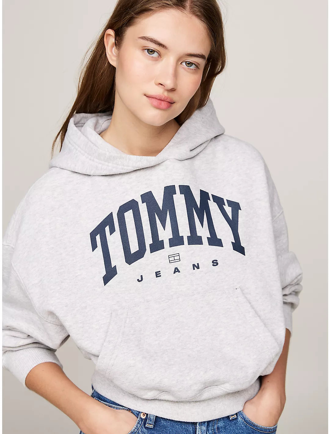 Tommy Jeans Sudadera TJ Varsity logotipo bordado